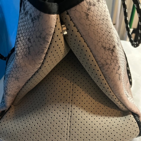 Neoprene Python Bag - Picture 5 of 8